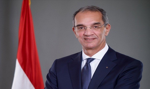 وزير الإتصالات يكشف جامعة مصر المعلوماتية