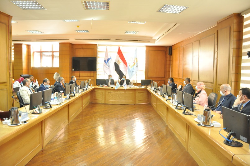 مجلس جامعة كفرالشيخ يعقد اجتماعه الشهري بحضور المحافظ