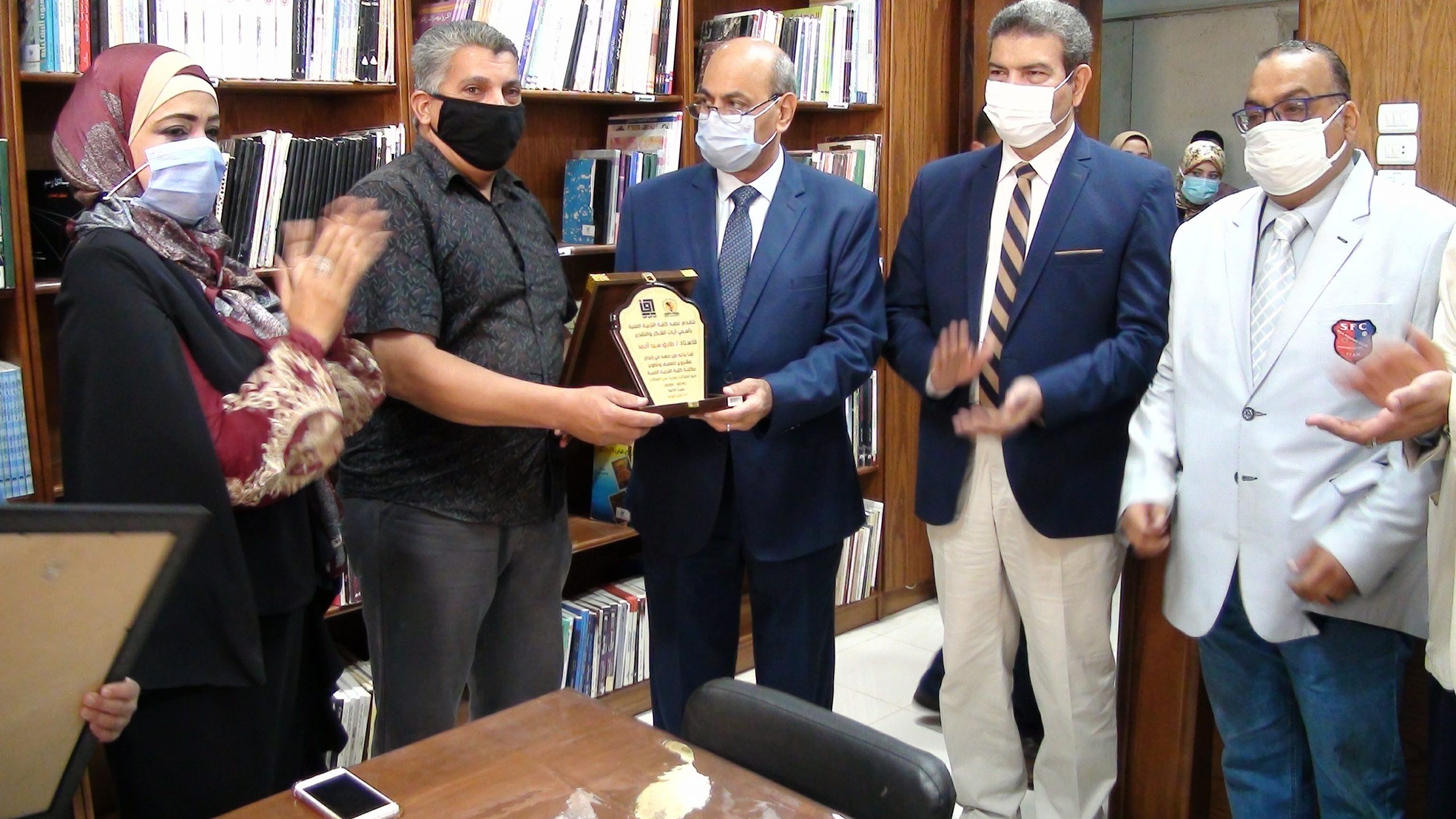 رئيس جامعة المنيا يفتتح أعمال تطوير مكتبة "التربية الفنية"