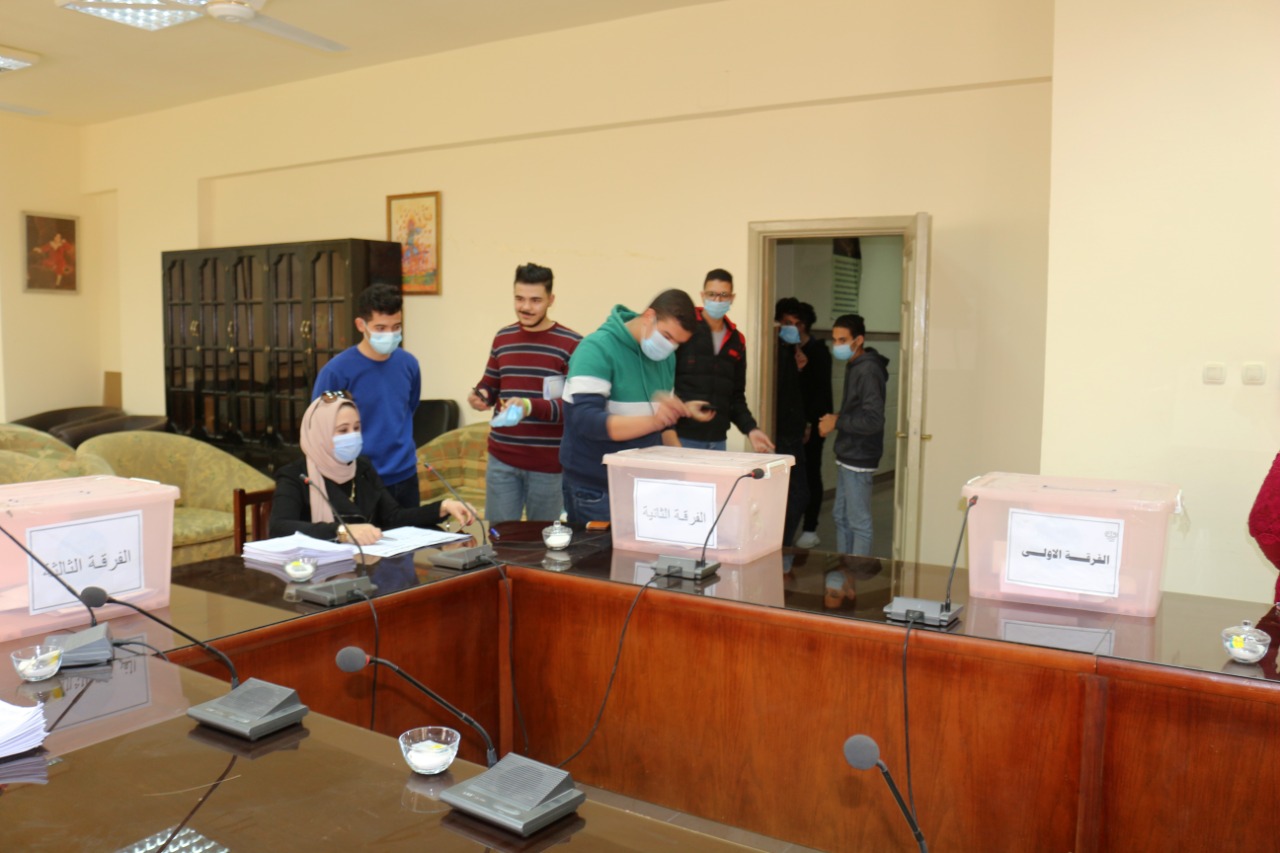 953 طالب وطالبة يخوضون الانتخابات الطلابية بجامعة المنصورة