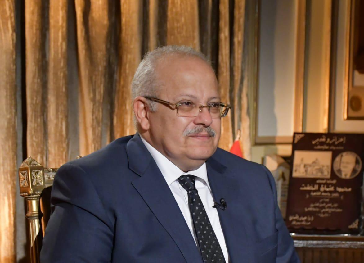  رئيس جامعة القاهرة