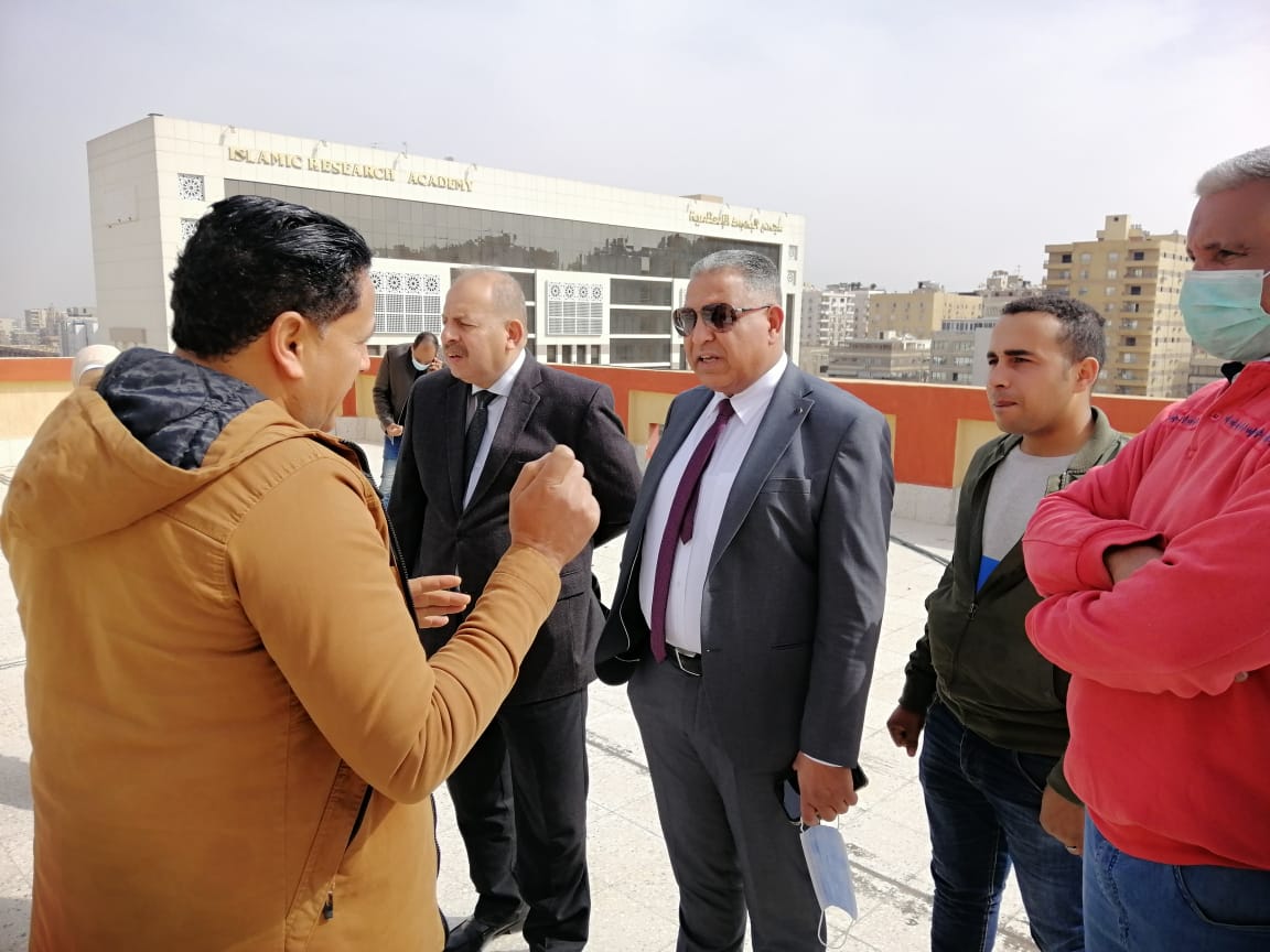 خلال زيارة مفاجئة نائب رئيس جامعة الأزهر يطالب بسرعة الانتهاء من أعمال الصيانة بالمدينة الجامعية