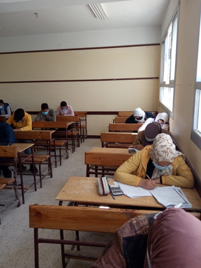 طارق شوقي يكشف حقيقة إصدار قرارات جديدة لطلاب الإعدادية والثانوية 
