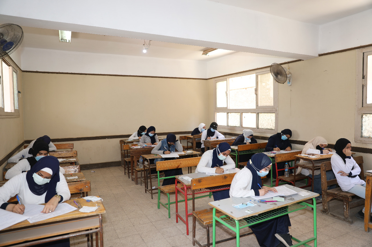 6857 طالب أدوا الاختبار في آخر أيام امتحانات الدور الثاني للدبلومات الفنية