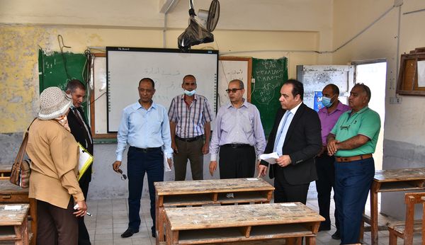 محافظ بورسعيد: سنتخذ إجراءات رادعة لانتظام الطلاب في المدارس