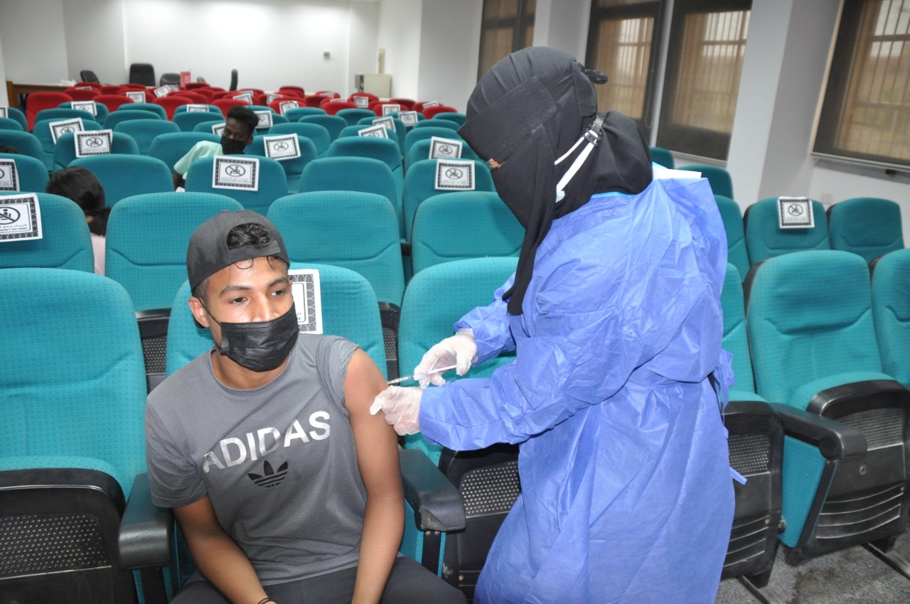 حملة تستهدف 5000.. تطعيم منتسبي جامعة حلوان