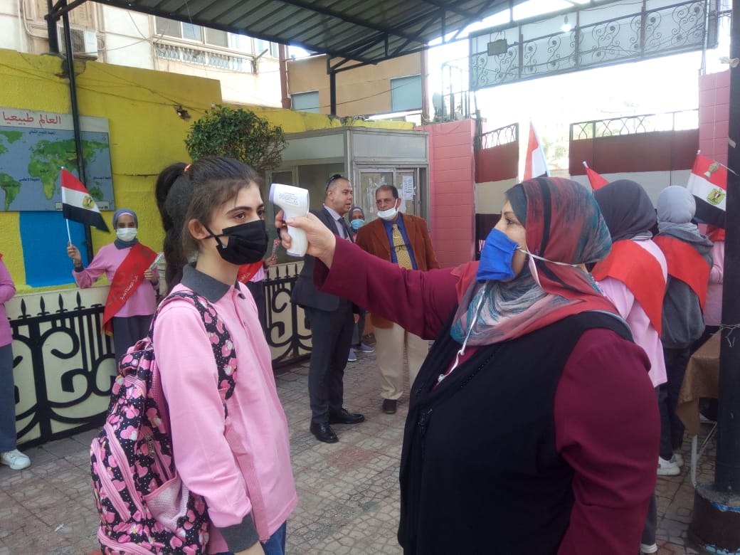 محافظ القاهرة: انتظام العمل 5624 مدرسة بالعاصمة والكمامة إجبارية  