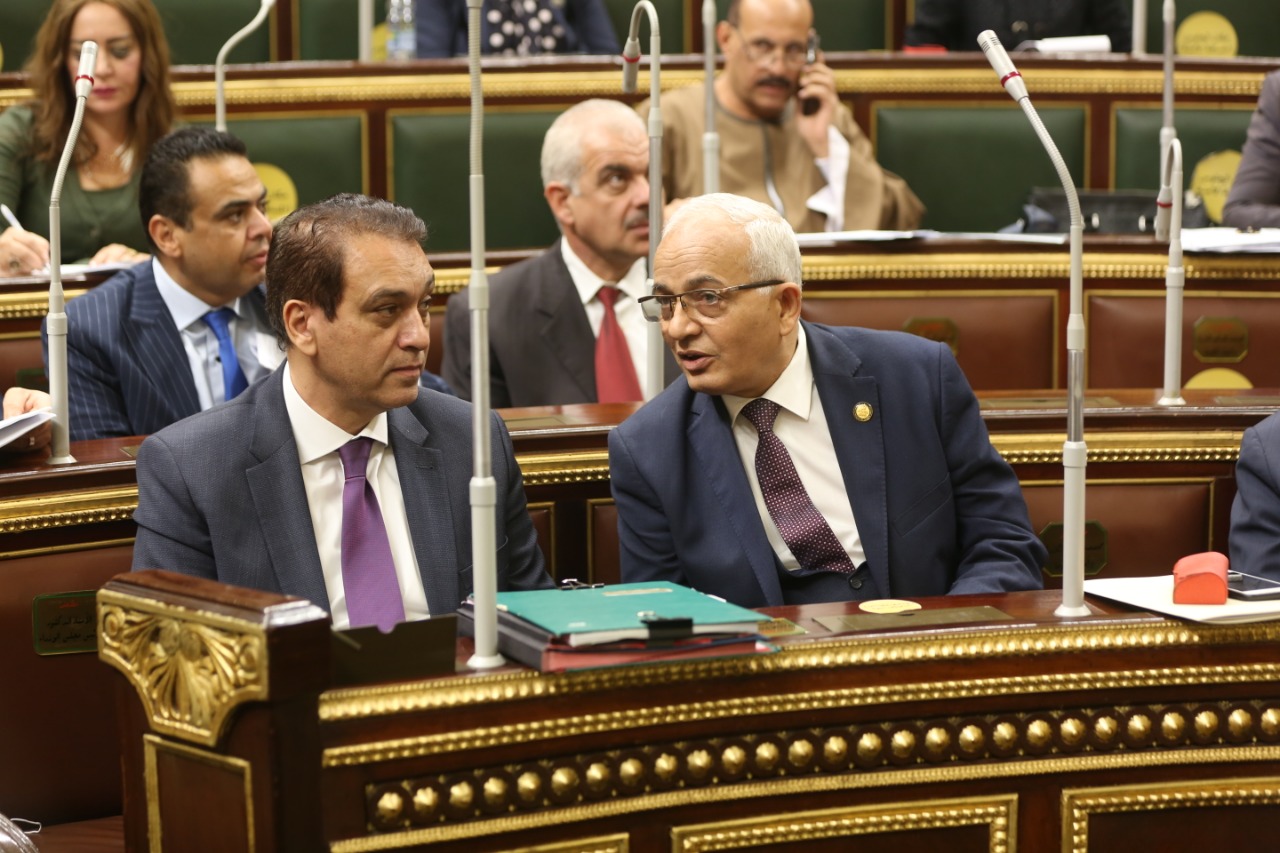 برلمان يهاجم طارق شوقي: "وزير التعليم مبيتكشفش على البرلمان وبيعمل اللي في دماغه"