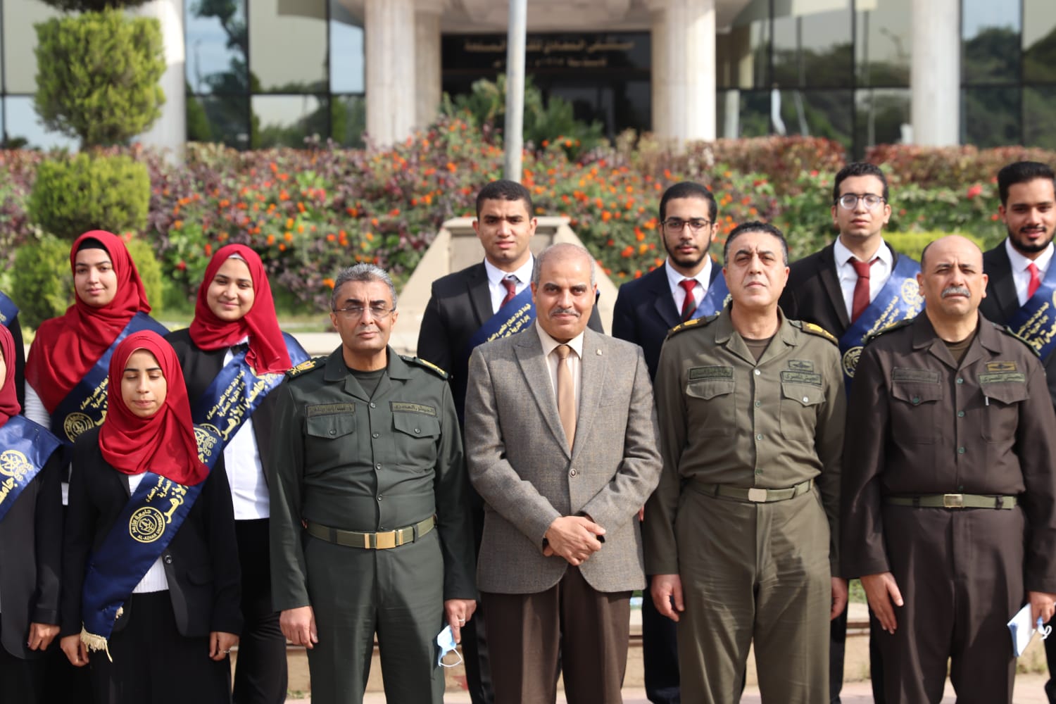 رئيس جامعة الأزهر يزور أبطال مصر ويشيد بجهودهم في التصدي للإرهاب