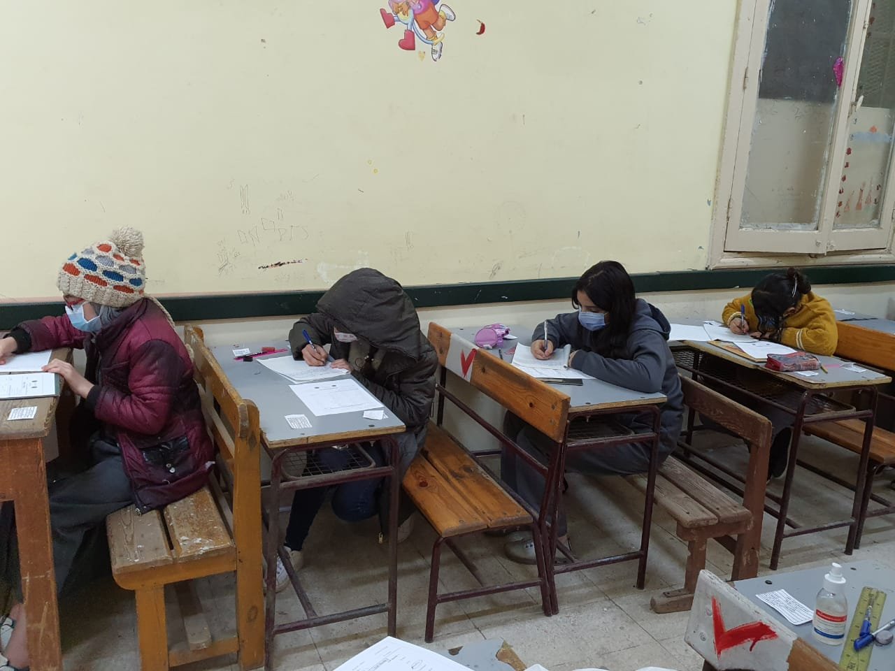 أمهات مصر: تباين الآراء حول مستوى امتحان الدراسات ولا شكاوى من الـ ICT للرابع الإبتدائي