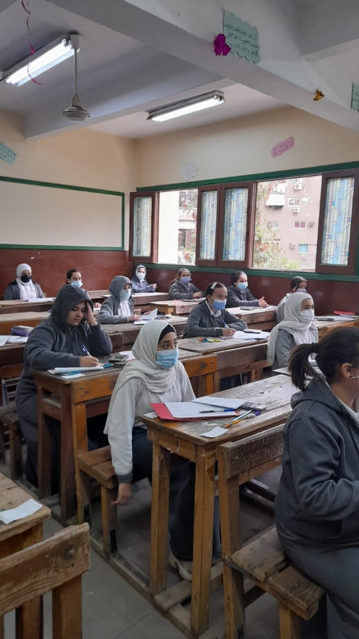 أمهات مصر: امتحان الجبر والهندسة الفراغية فوق المتوسط وتضمن أسئلة صعبة 