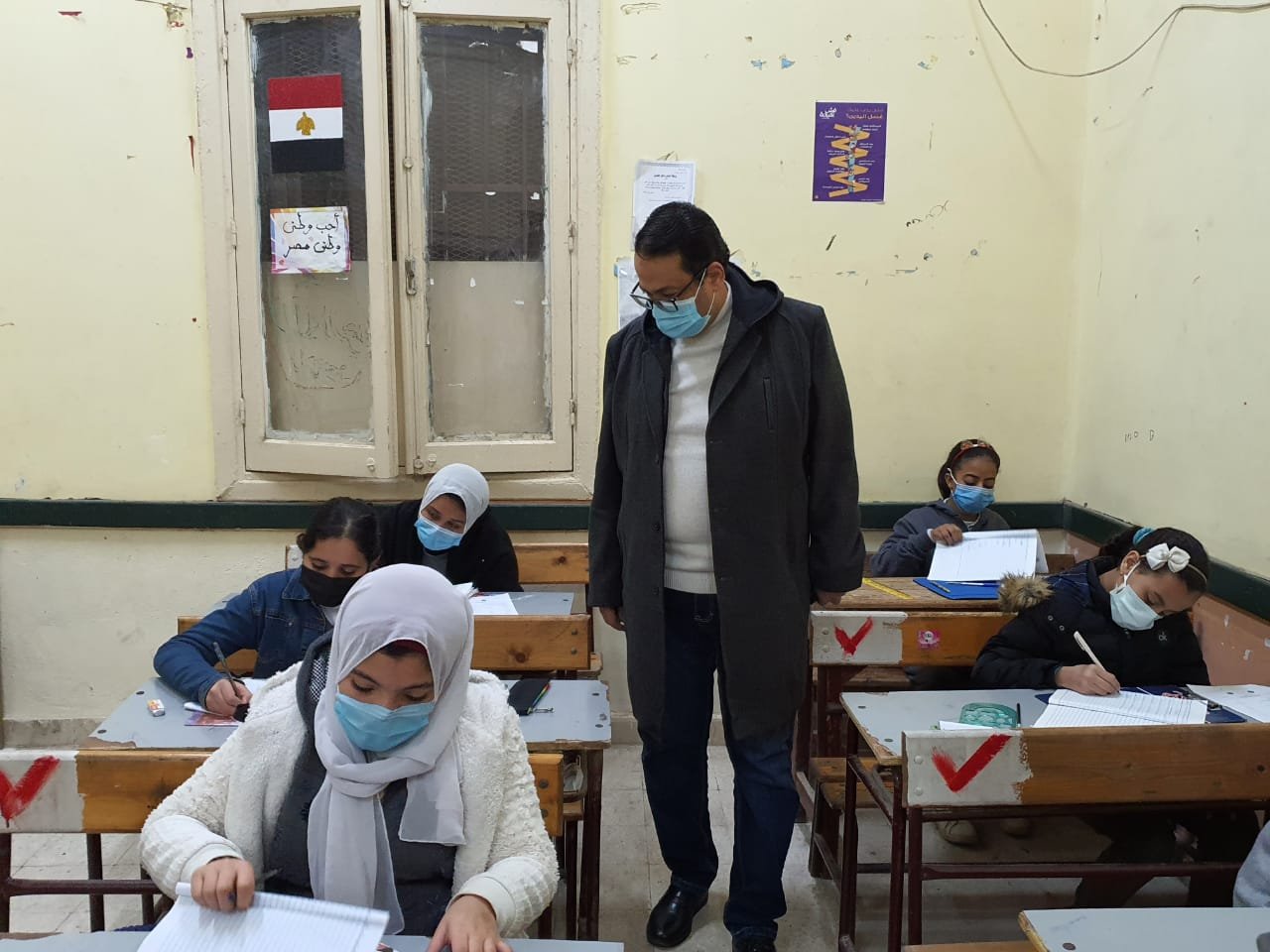 أولياء أمور مصر: امتحانات اليوم مستواها متوسط وكنا نتمنى تأجيلها 