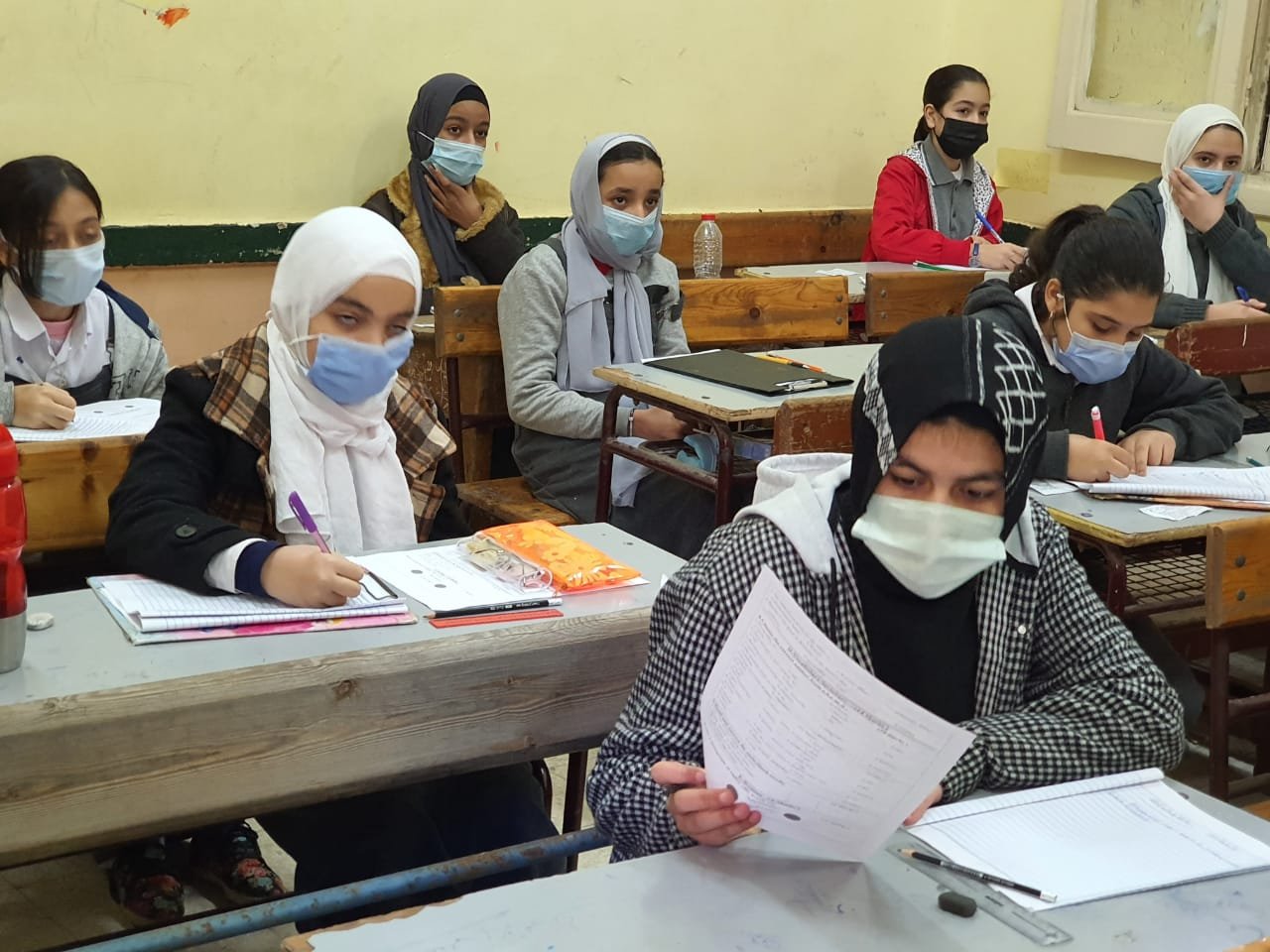أولياء أمور مصر: الامتحانات الشهرية عبء على الامهات وتستهلك وقت الدراسة
