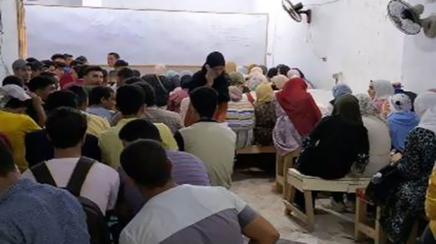 تسع إحدى قاعاته 1000 طالب.. غلق وتشميع أكبر مركز دروس خصوصية بالجيزة