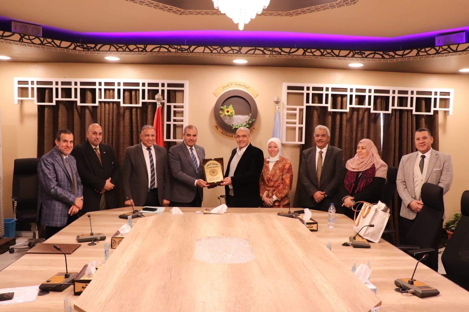 رئيس جامعة الأزهر يثمن جهود مؤسسة العربي في خدمة الصناعة الوطنية