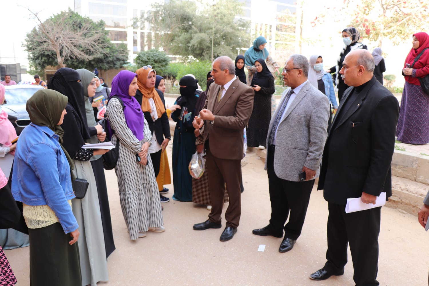 رئيس جامعة الأزهر يتابع أعمال التجديد بالمدينة الجامعية للطالبات بمدينة نصر