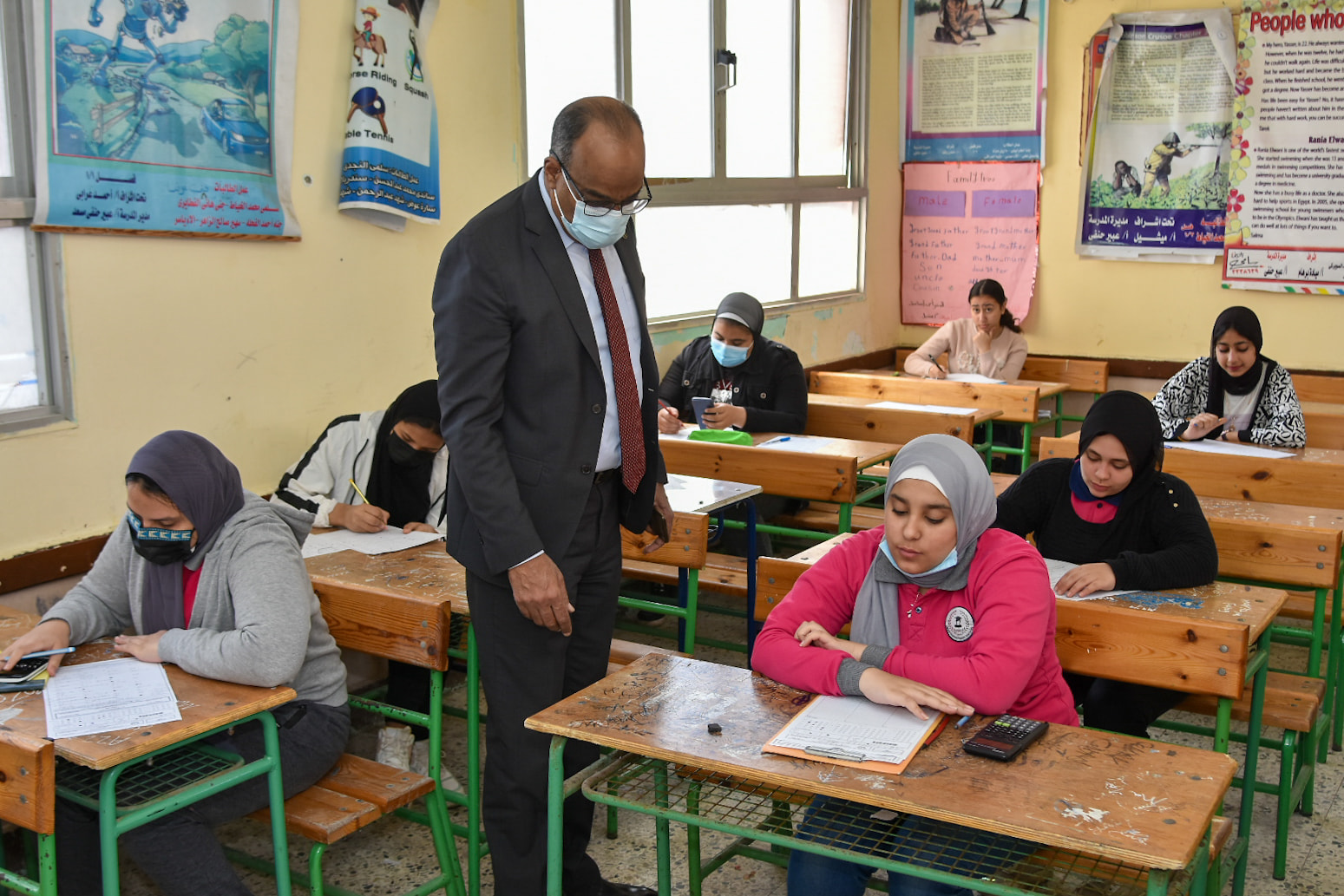 تحيا مصر بالتعليم: يجب بتوفير ورق إضافي لطلاب الثانوية العامة وشرح طرق الإجابة الصحيحة
