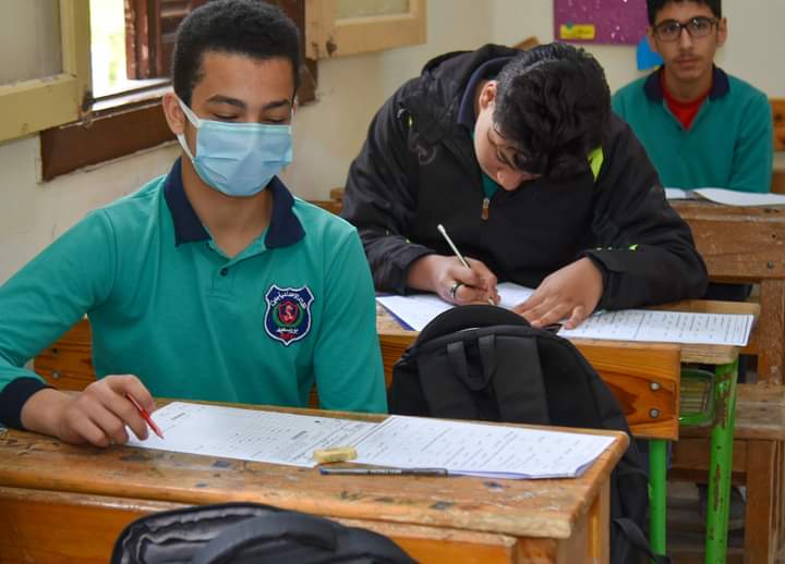 «التعليم»: 84٪ نسبة حضور طلاب الشهادة الإعدادية امتحان البابل شيت ببورسعيد