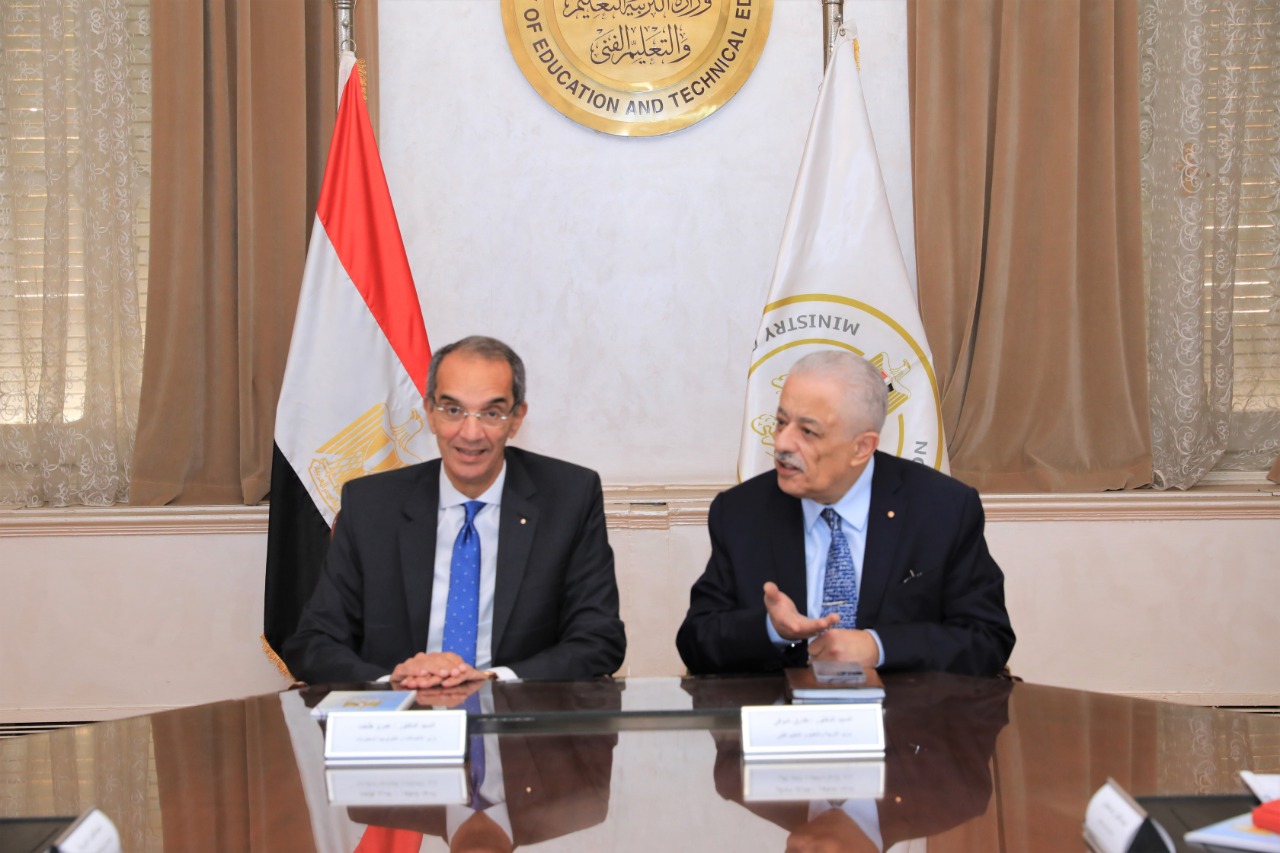 «شوقي» يلتقي وزير الاتصالات لمناقشة مبادرة "أشبال مصر الرقمية" لطلاب المدارس