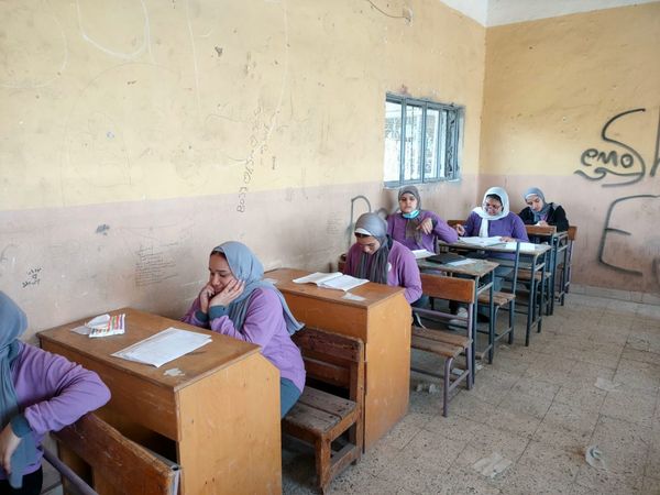 أمهات مصر تتابع امتحانات الشهادة الإعدادية في ١٦ محافظة وشكاوي من صعوبة النحو