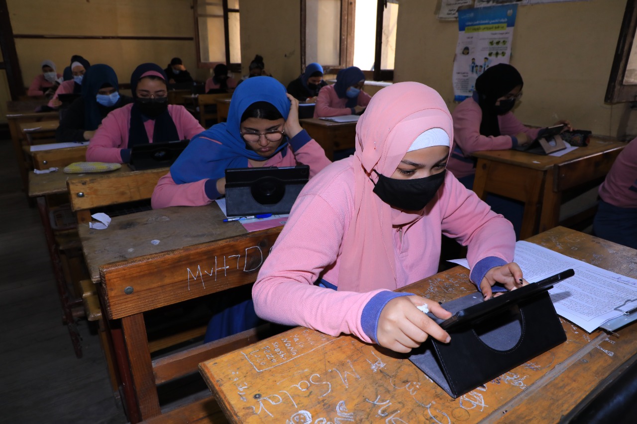 أولياء أمور مصر: وقوع السيستم في عدة مدارس بأول أيام امتحانات الثاني الثانوي