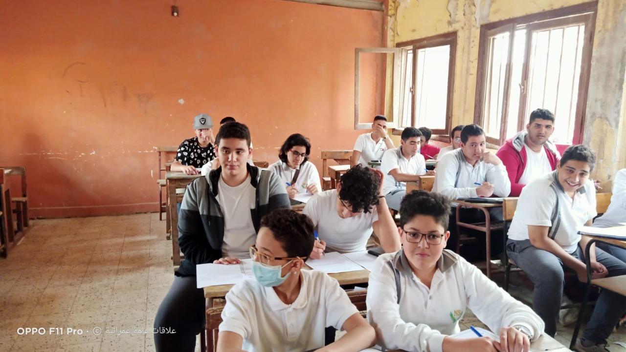 رموا الطلاب بالطوب.. «التعليم» تتدخل لحل أزمة طلاب مدرسة خاصة بالجيزة 