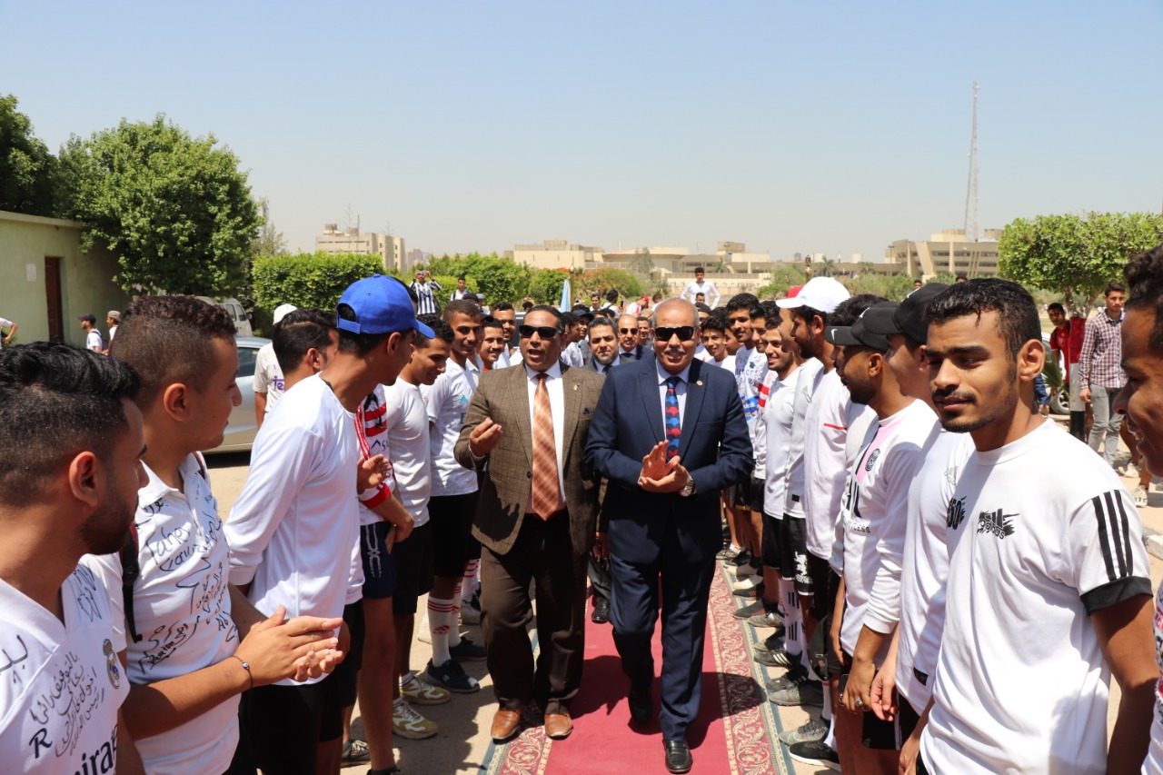 رئيس جامعة الأزهر يشيد بجهود طلاب من أجل مصر في دعم الأنشطة الطلابية