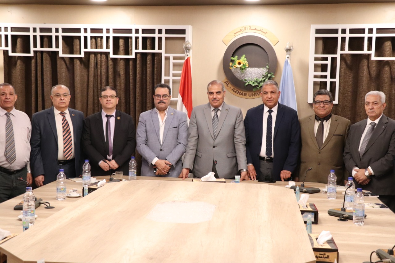 رئيس جامعة الأزهر يستقبل فريق الجودة لمراجعة تجديد اعتماد الدراسات الإسلامية والعربية