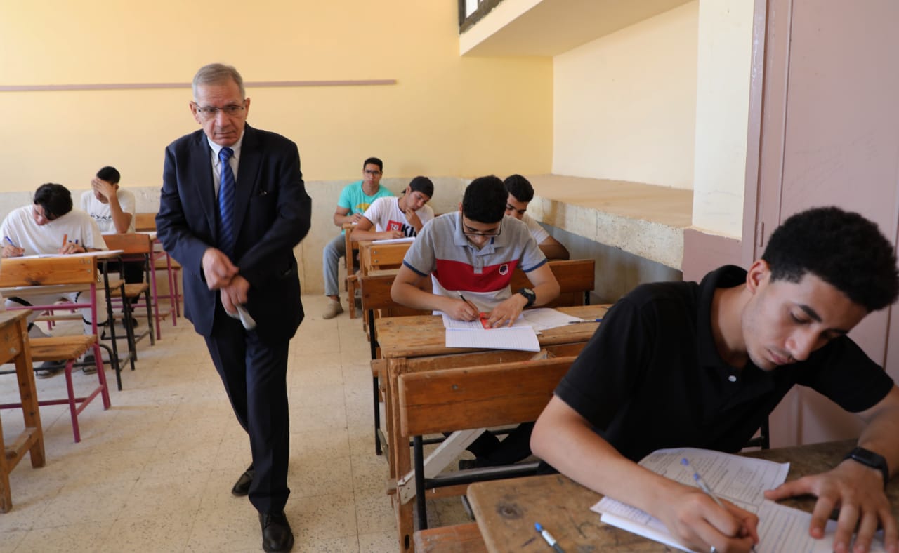 رصد 4 حالات غش في امتحانات الدبلومات الفنية 2022 بالقاهرة