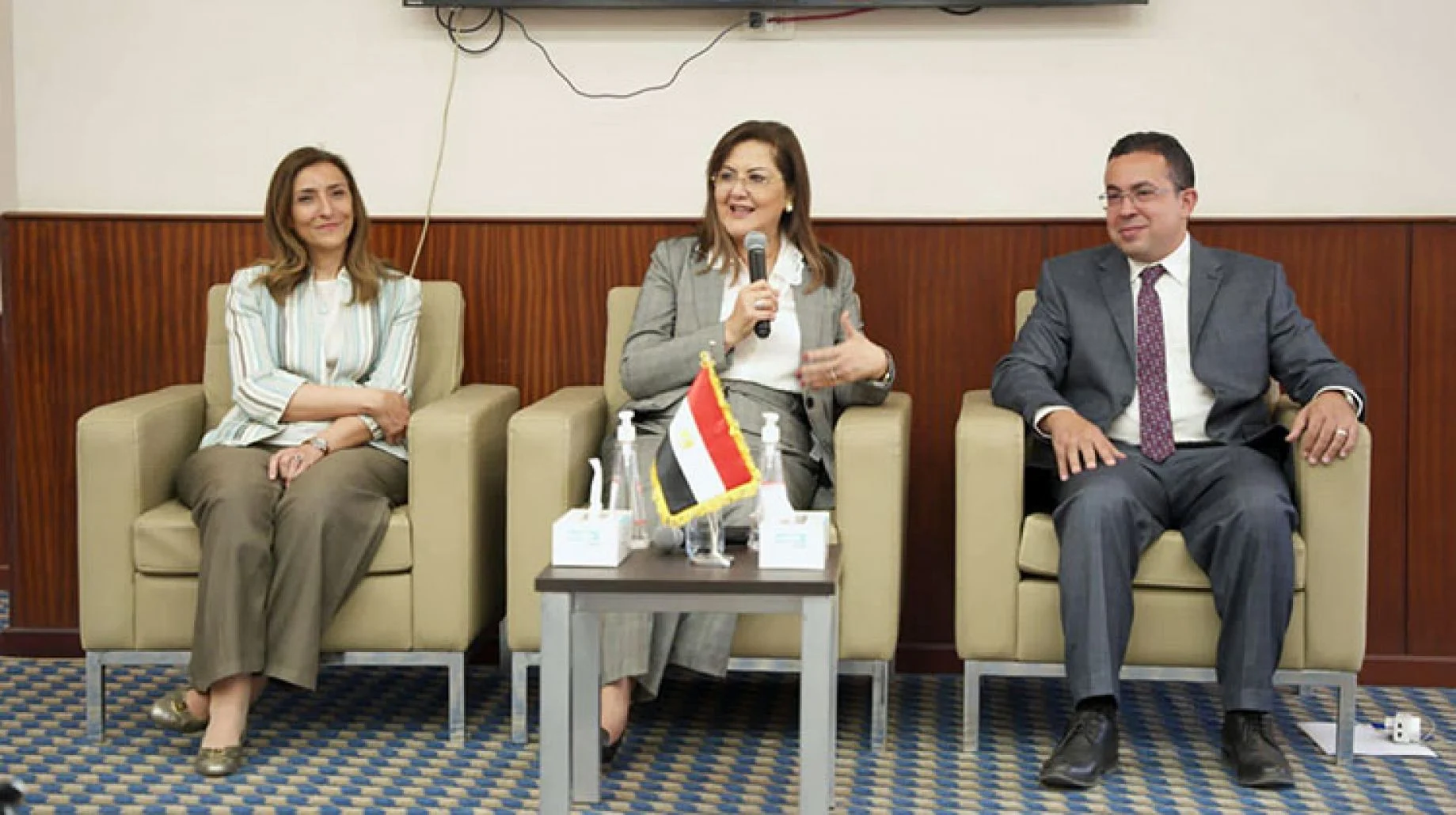 رئيس جامعة القاهرة يعلن نتائج تقييم مسابقة "شباب من أجل التنمية"
