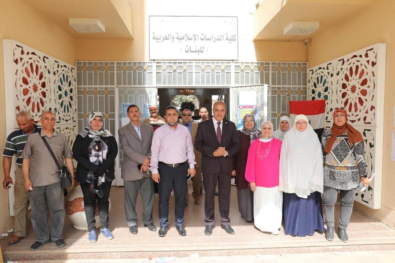 رئيس جامعة الأزهر يتفقد لجان امتحانات كلية الدراسات الإسلامية بمدينة نصر