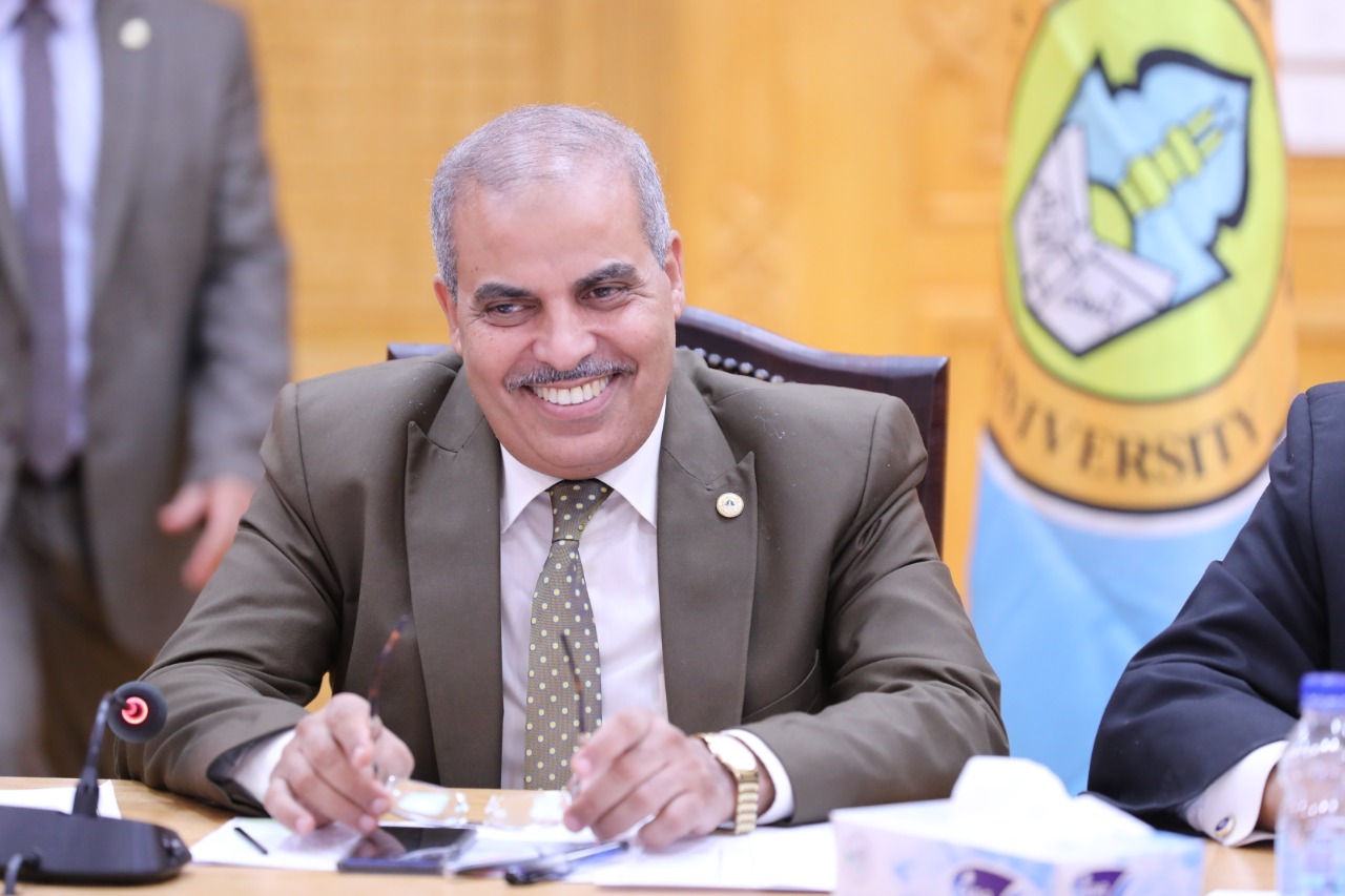 مجلس جامعة الأزهر يشيد بسنوات العطاء الخمس للدكتور محمد المحرصاوي مؤكدا أنها مليئة بالإنجازات