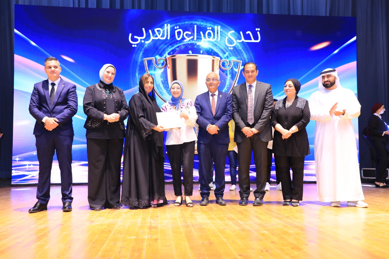 "التعليم" تكرم الطلاب الفائزين  في مسابقة "تحدي القراءة العربي"