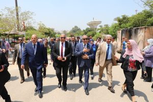 جامعة الأزهر : ممرٌّ شرفي واستقبال بالورود تظاهرة حب في وداع المحرصاوي