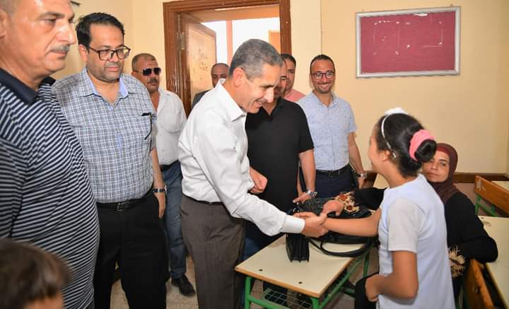 محافظ الغربية يوجه بمكافاة استثنائية لمديرة مدرسة سعد الدين الشاذلي