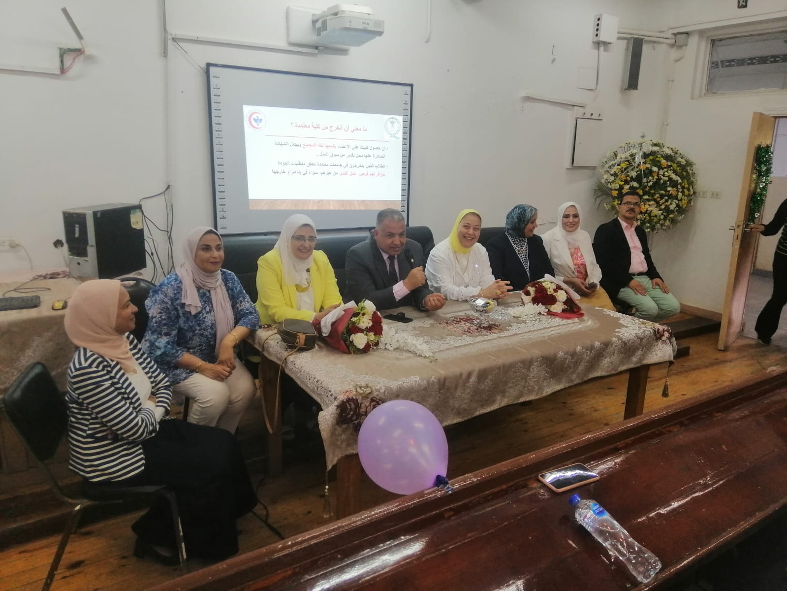 نائب رئيس جامعة الأزهر يرحب بالطالبات الجدد بكلية طب البنات بالقاهرة