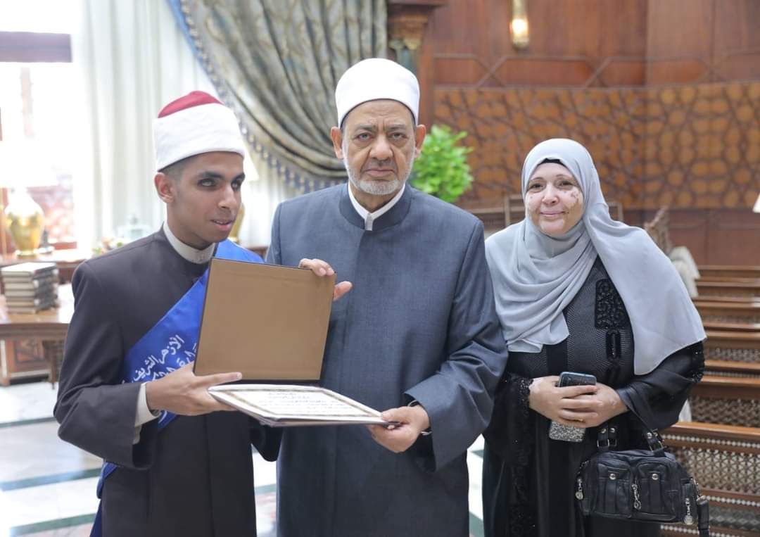 الإمام الأكبر يكرم أوائل الشهادة الثانوية الأزهرية 2022