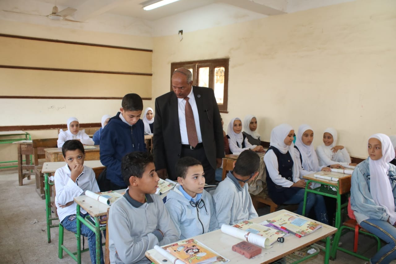 أولياء أمور مصر لوزير التعليم: كيف سيتم الانتهاء من مناهج الفصل الدراسي الثاني دون لتخفيف المناهج 