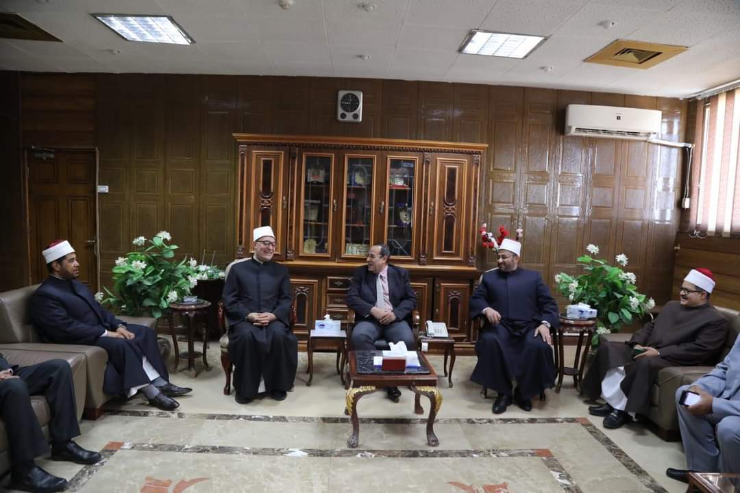 وفد "البحوث الإسلامية" برئاسة الأمين العام يلتقي محافظ شمال سيناء ويؤكدون: توعية المواطنين مهمتنا الأساسية