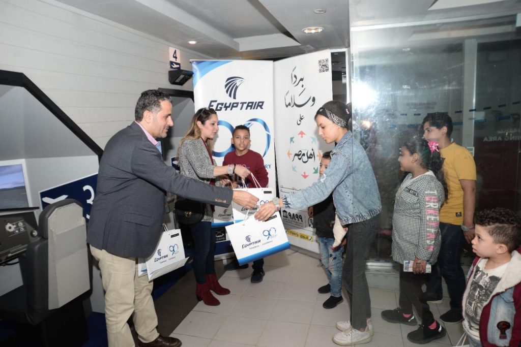 كيدزينيا تقدم هدايا لأطفال اهل مصر 
