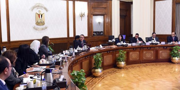 مجلس الوزراء يتابع موقف مشروعات النهوض بالأسرة المصرية كالتعليم والصحة