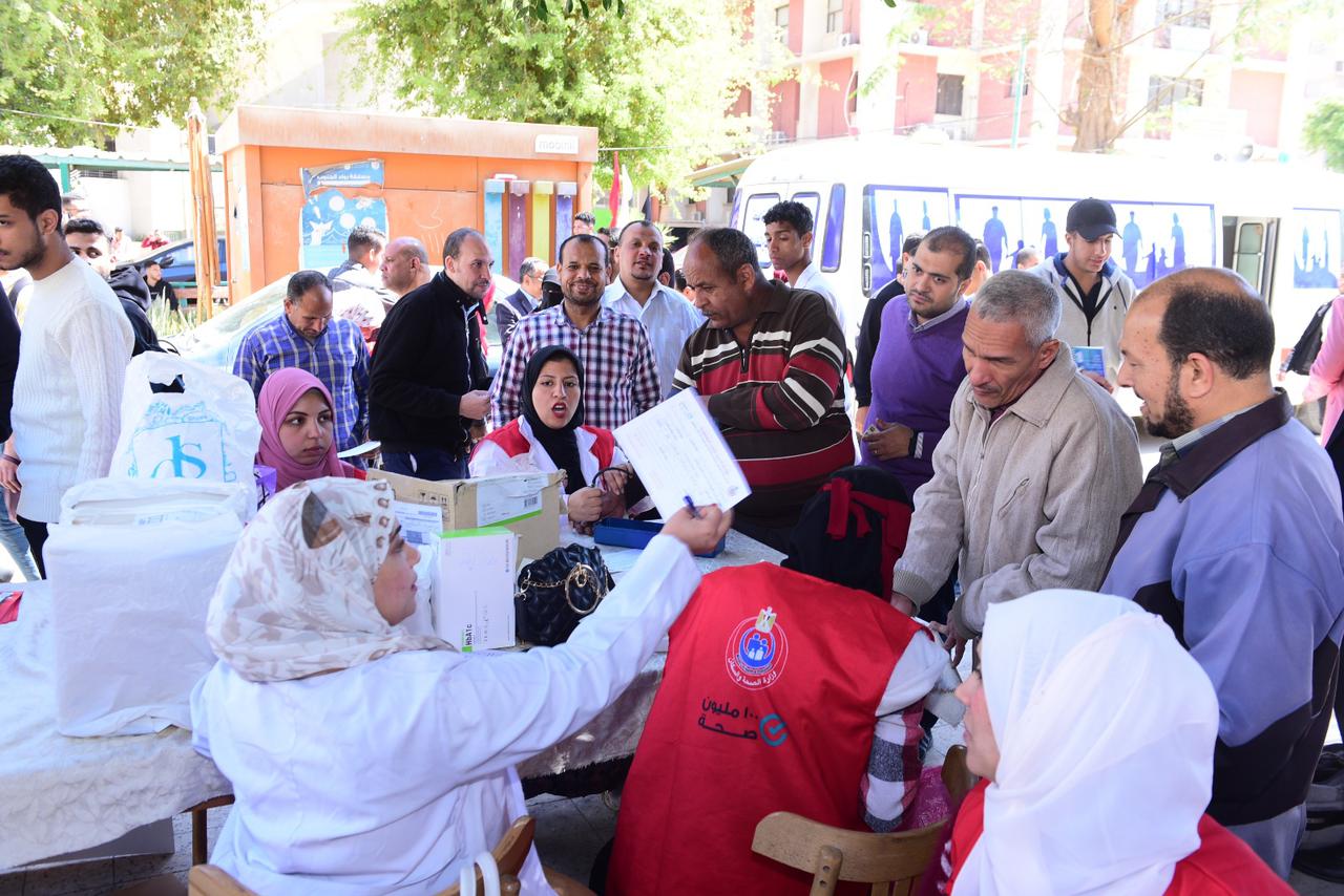 جامعة سوهاج: توقيع الكشف الطبي على ٣٧٦ من منسوبي الجامعة باليوم العالمي لطب الأسنان 