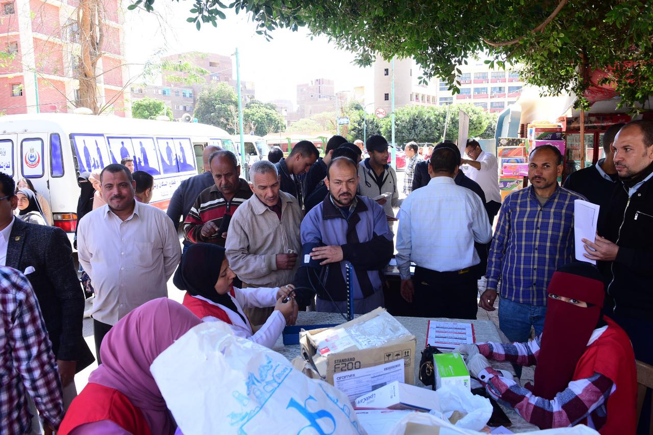 جامعة سوهاج: توقيع الكشف الطبي على ٣٧٦ من منسوبي الجامعة باليوم العالمي لطب الأسنان 