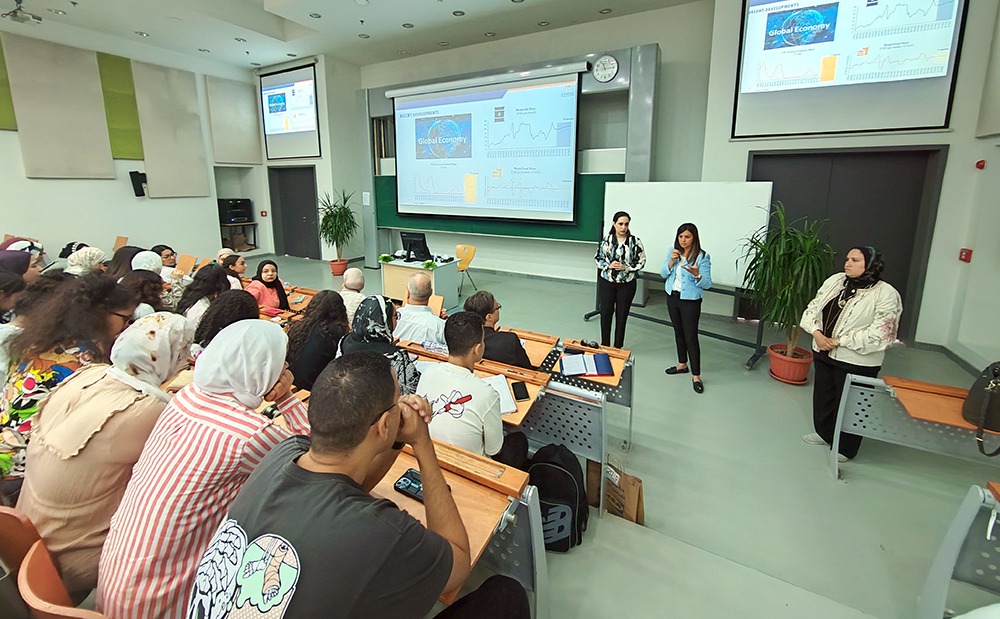 محاضرة تخصصية لطلاب الجامعة الالمانية 