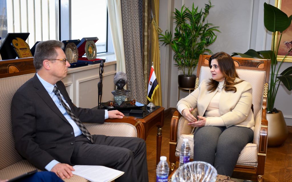  وزيرة الهجرة  وحديث حول التعاون مع السفير الالمانى بالقاهرة 